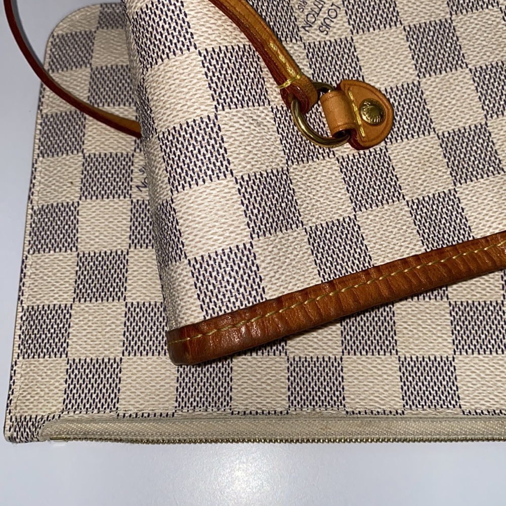 Louis Vuitton Neverfull MM - Picture 10 of 15